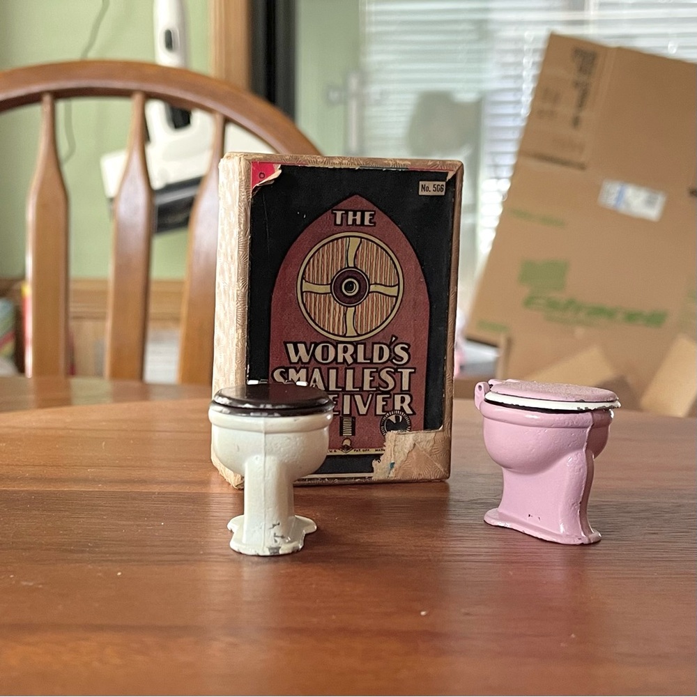 **VINTAGE** - Lot Of 2 - 1939 Tootsie Toy Souvenir - Potties/Toilets/Commodes